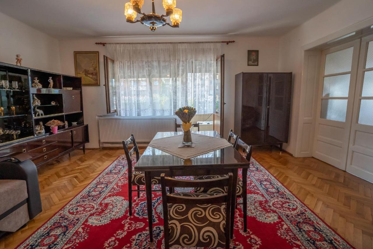 Doi Bujori Lägenhet Alba Iulia Exteriör bild