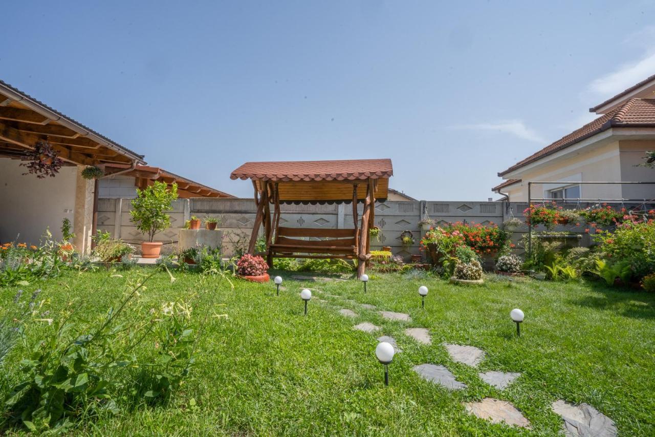 Doi Bujori Lägenhet Alba Iulia Exteriör bild